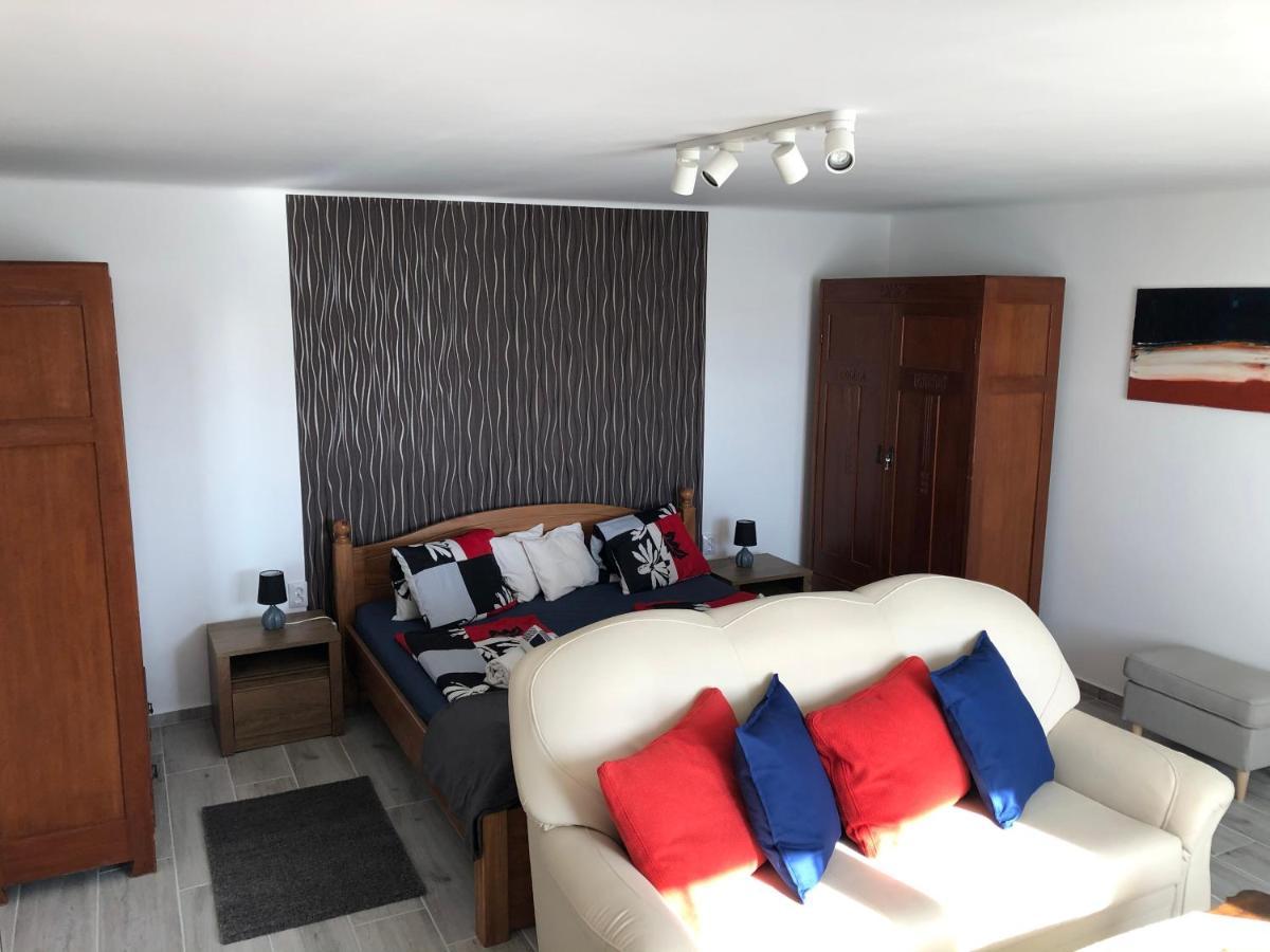 Leander Apartman בלטונאקאלי מראה חיצוני תמונה