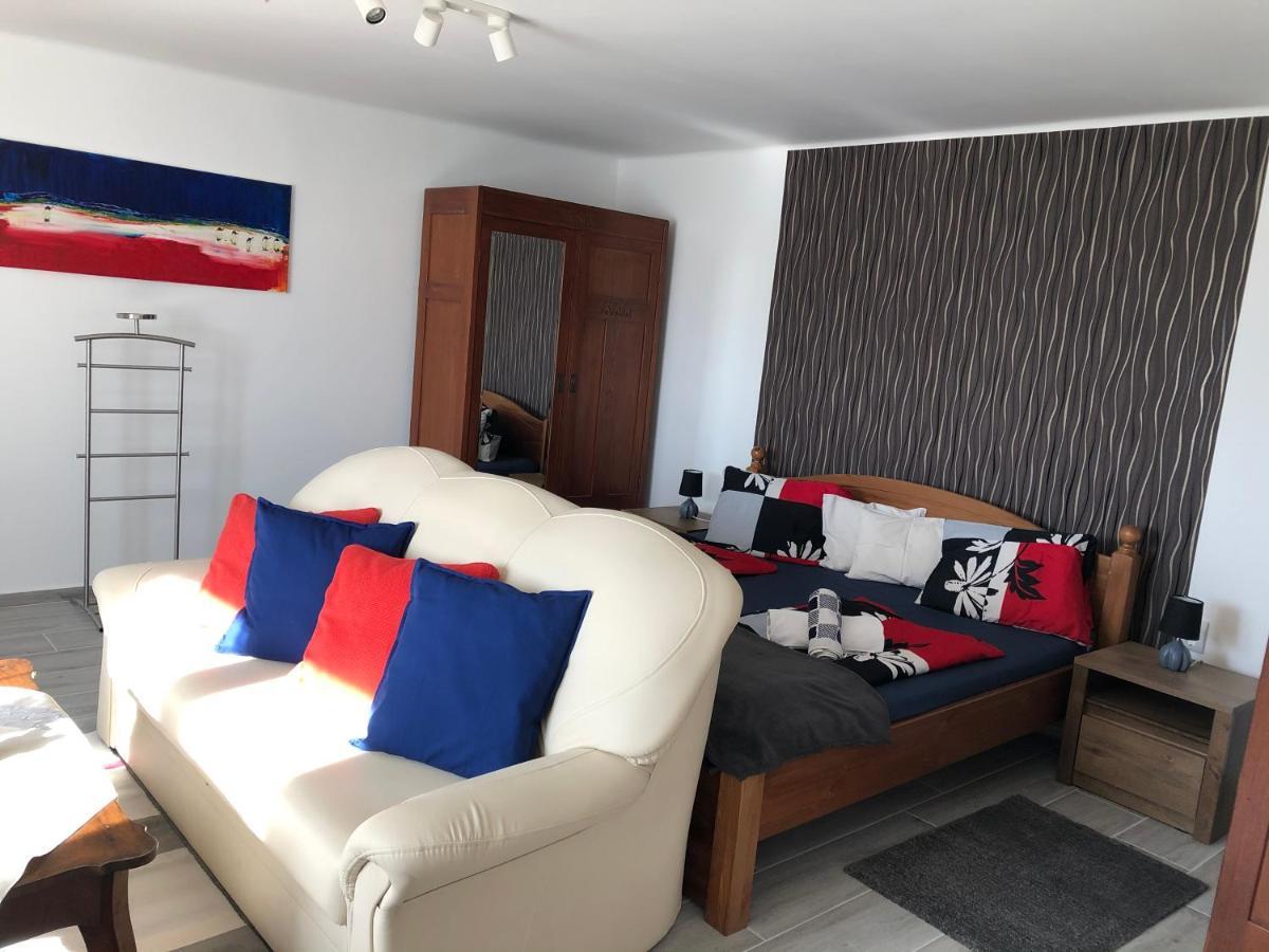 Leander Apartman בלטונאקאלי מראה חיצוני תמונה