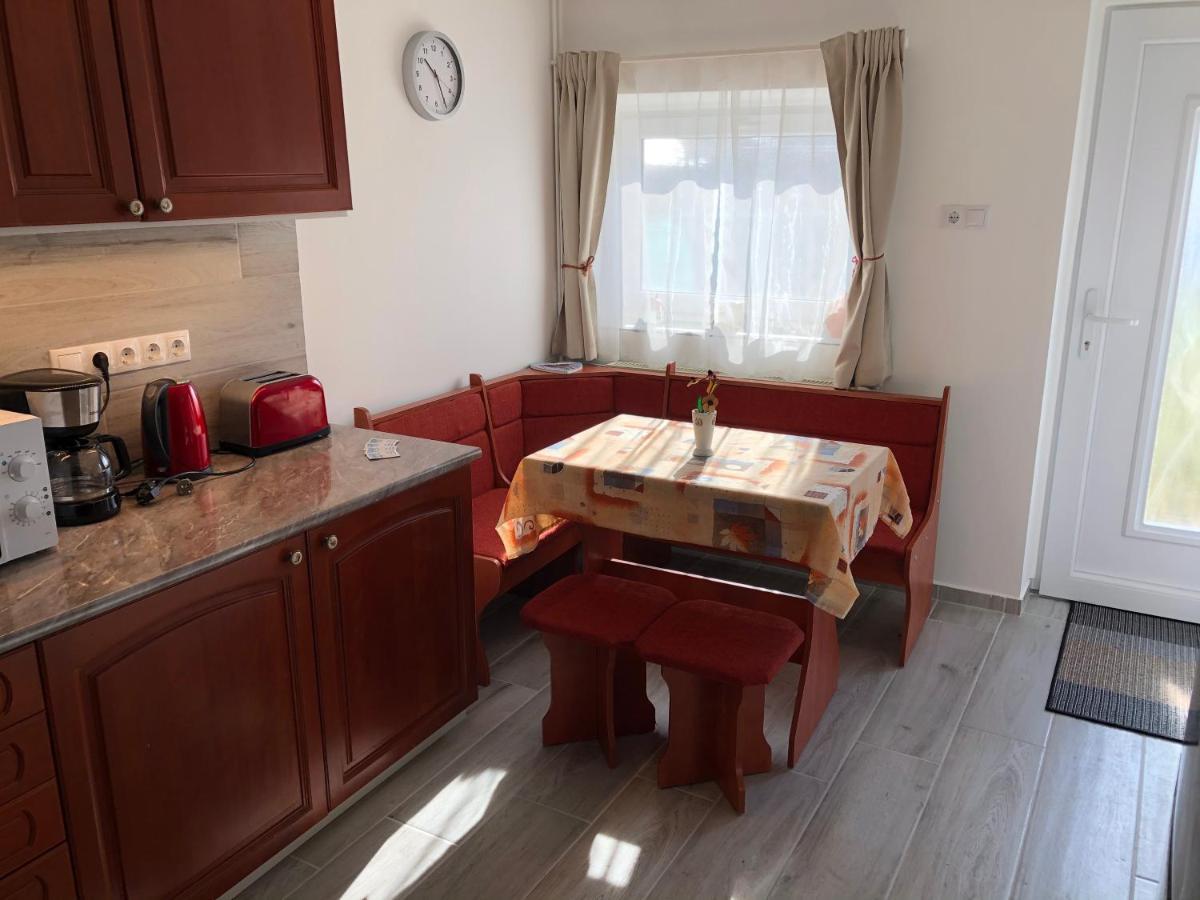 Leander Apartman בלטונאקאלי מראה חיצוני תמונה